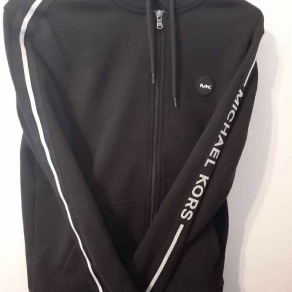 Zip up - Picture 1 of 1